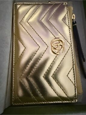Gucci Gold Wallet with keychain. Brand New